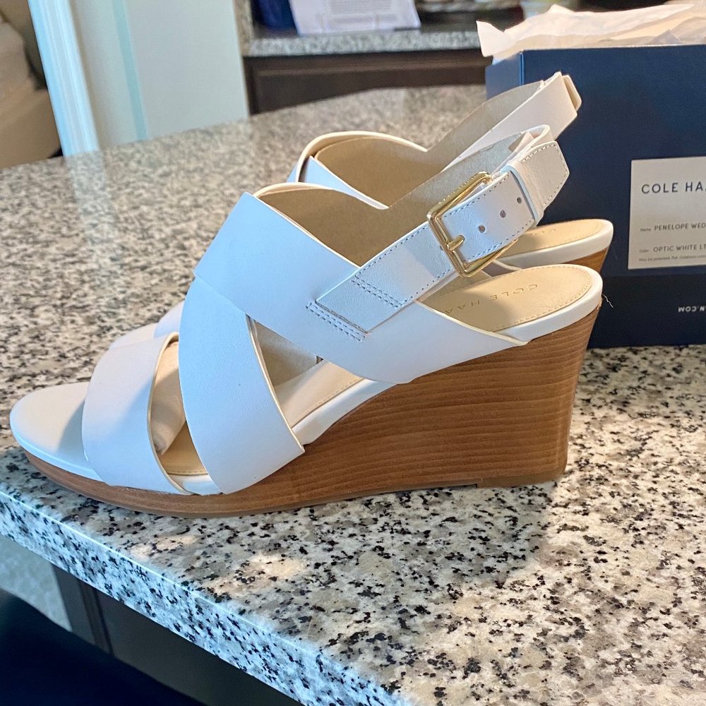 REDUCED!  COLE HAAN Penelope Wedge White 9.5 B